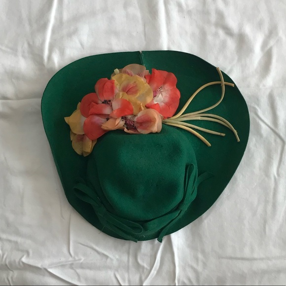 Vintage 40s Turned Up Green Tilt Hat with Flowers - Picture 4 of 8